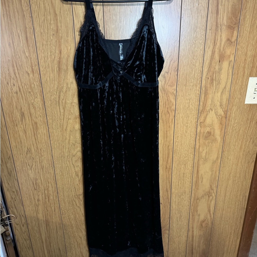 Torrid Black Velvet Spaghetti Strap Maxi Lingerie Slip Size 2- 2X NWT